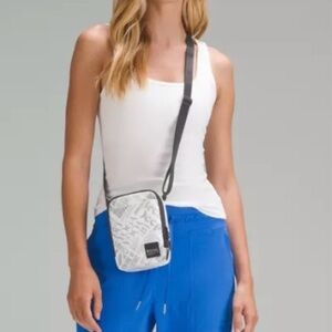 NWOT Lululemon Easy Access Crossbody Bag 1.5L Manifesto Print